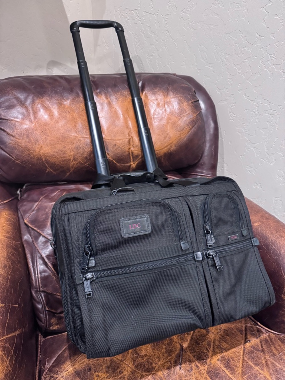 Tumi - Black Rolling Briefcase - Travel Bag